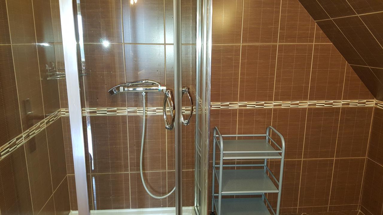 Kitti Szálláshely Mogyoród Habitación foto